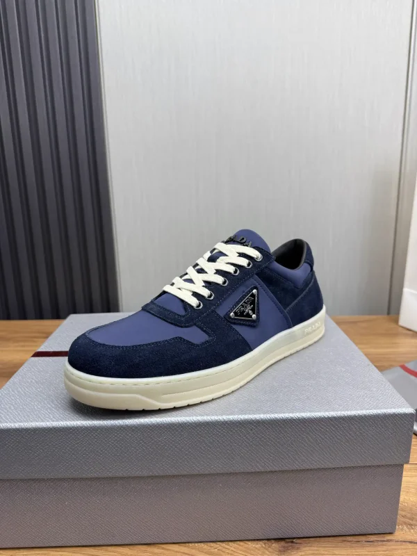 Men's Matte Cowhide Stitched Casual Shoes image 1