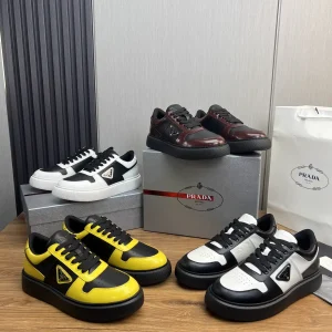 Men's Leather and Mesh Stitching Casual Shoes image 1