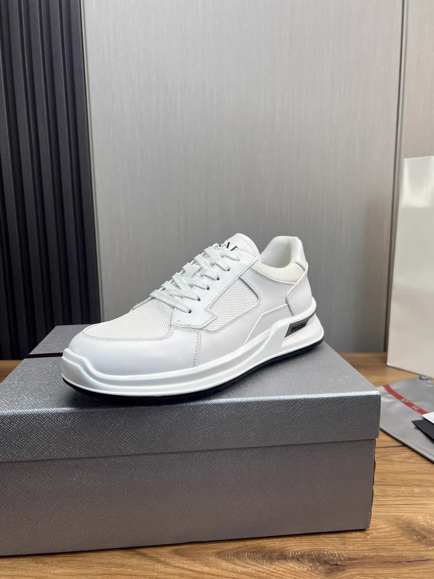 Men's Leather and Mesh Stitching Casual Shoes image 1