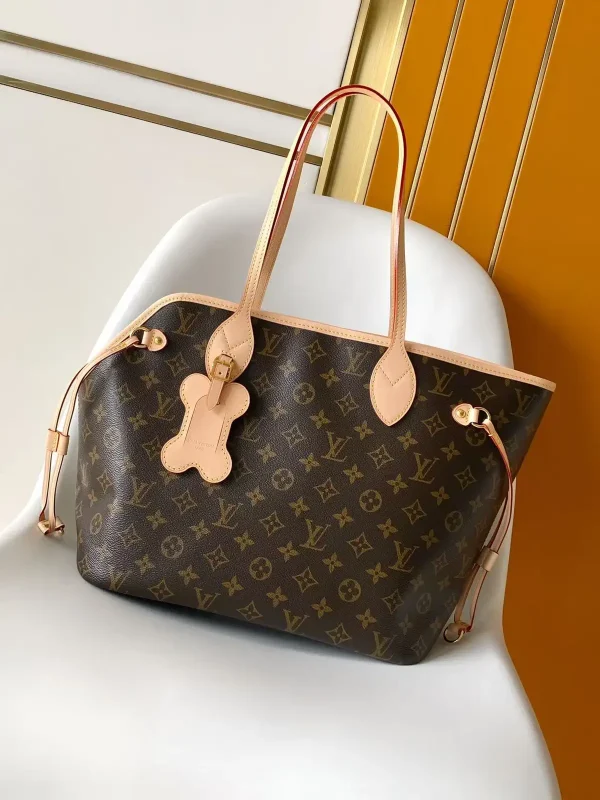 Louis Vuitton Monogram Neverwoof Medium Pet Carrier Bag image 1