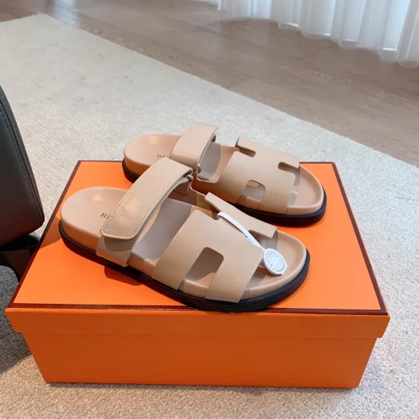 Hermes SS23 New Arrival Slides image 1