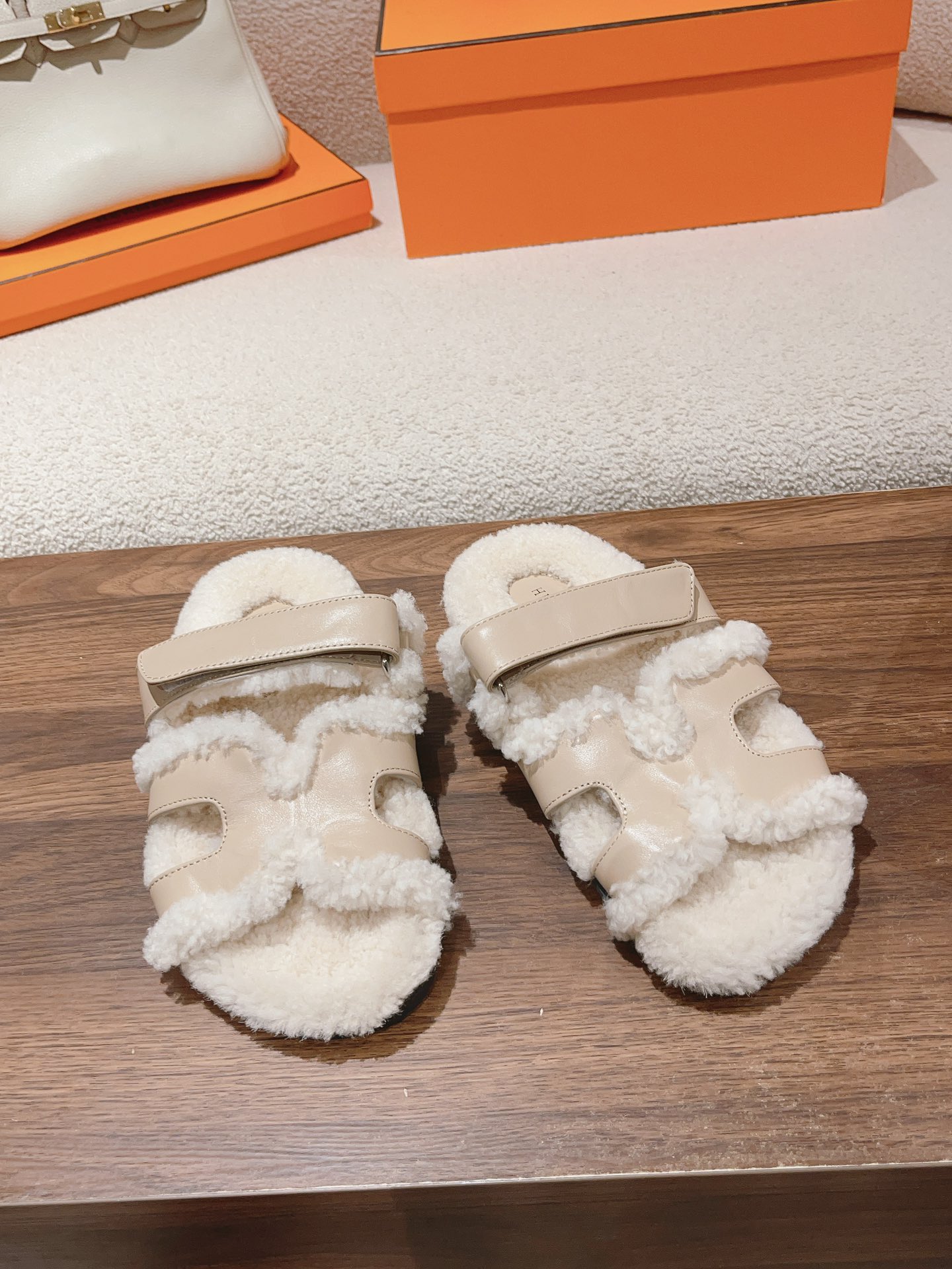 Hermès Classic Couple Style Autumn Winter Wool and Leather Slippers image 1