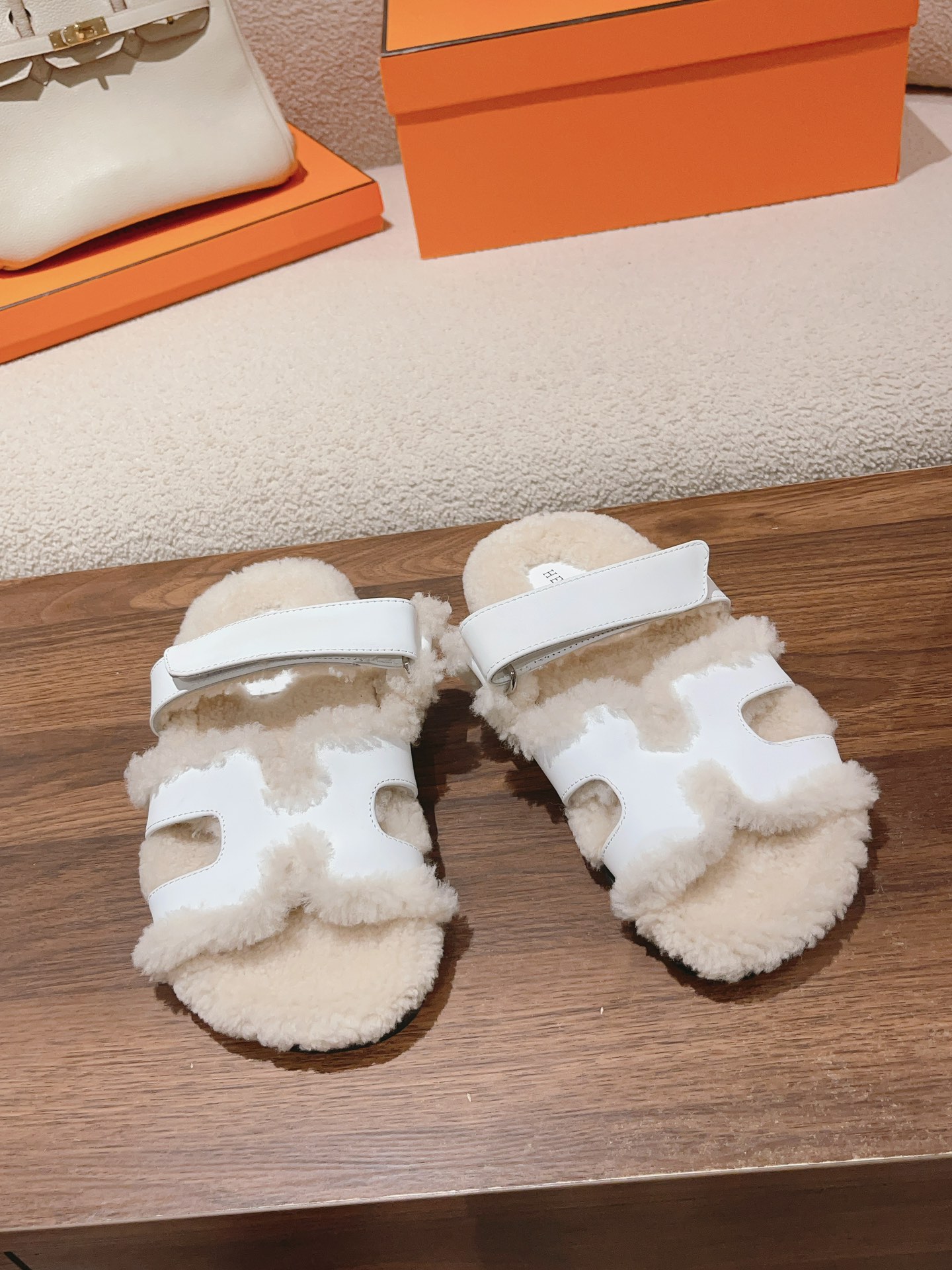 Hermes Classic Unisex Autumn Winter Full Leather Wool Slippers image 1