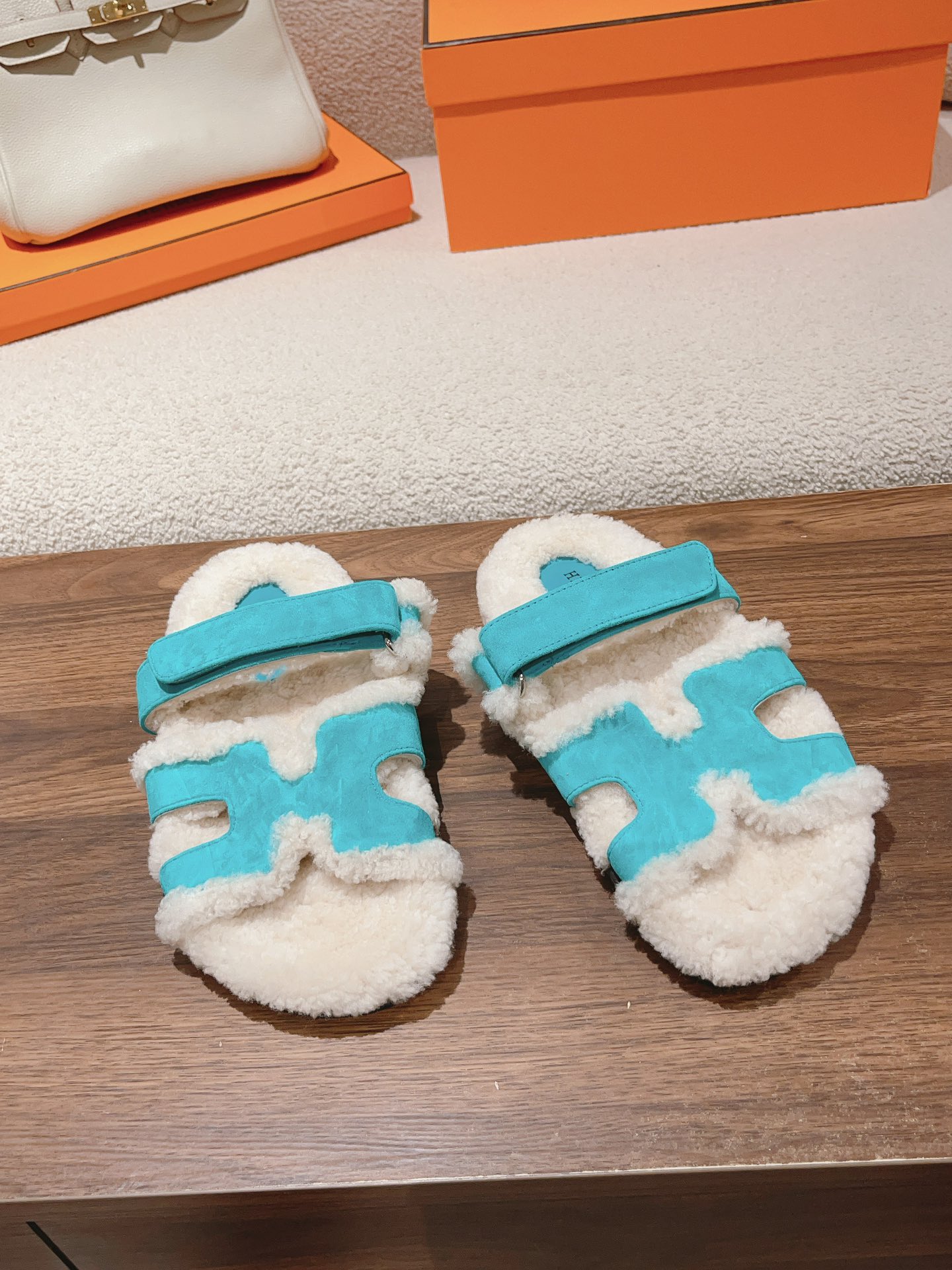 Hermès Classic Unisex Wool Slippers, Genuine Leather, Autumn/Winter image 1