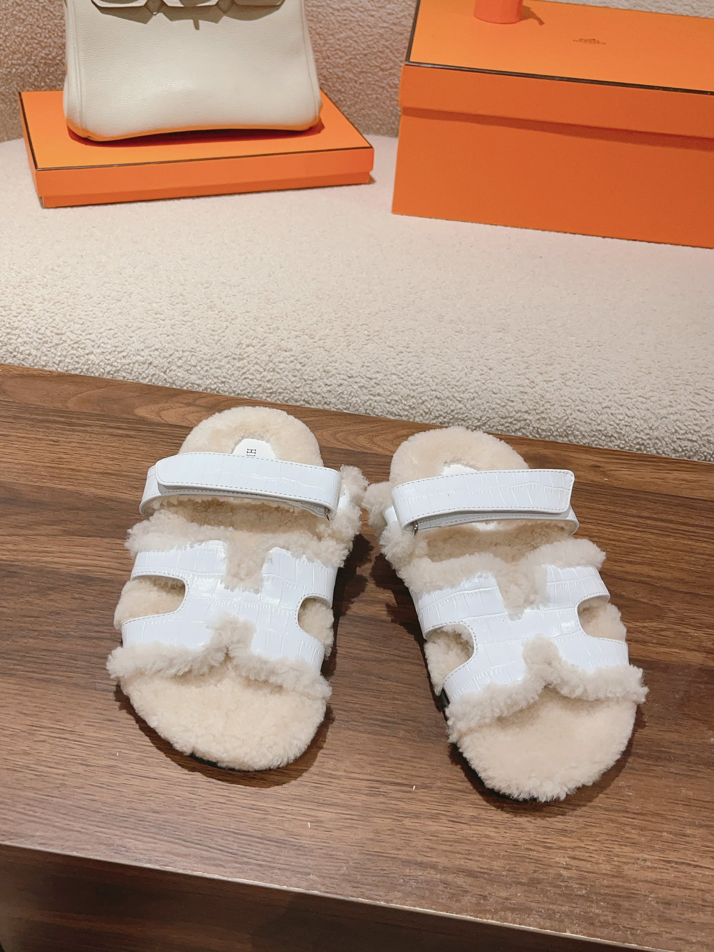 Hermès Classic Second Uncle Slipper Series Couple Style Autumn Winter Genuine Leather Wool Slides image 1