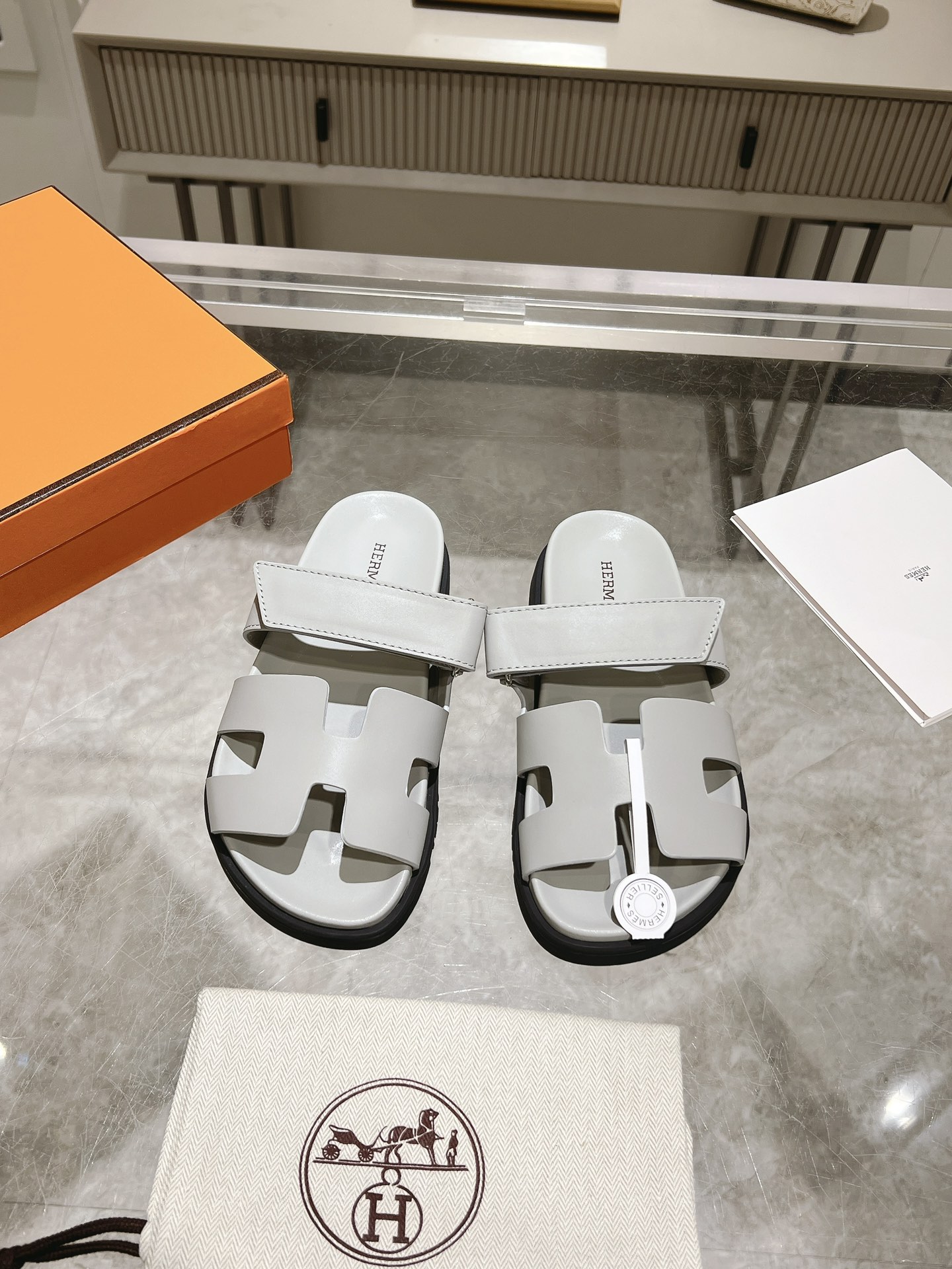 Herme* Ancone Single-Color Cowhide Slide Sandals image 1