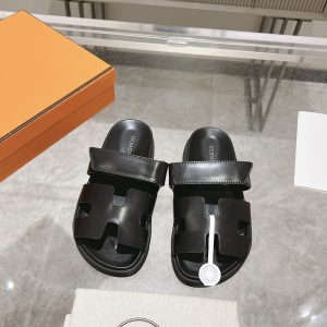 Herme* Ancone Solid Color Cowhide Slide Sandals image 1