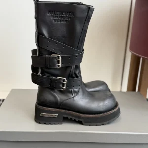 Balenciaga FW26 Venom Boots image 1
