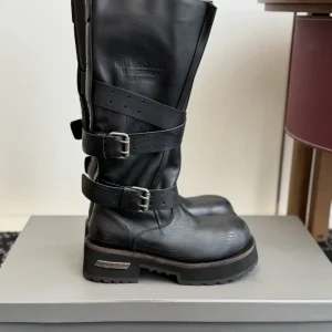 Balenciaga FW26 Venom Boots image 1