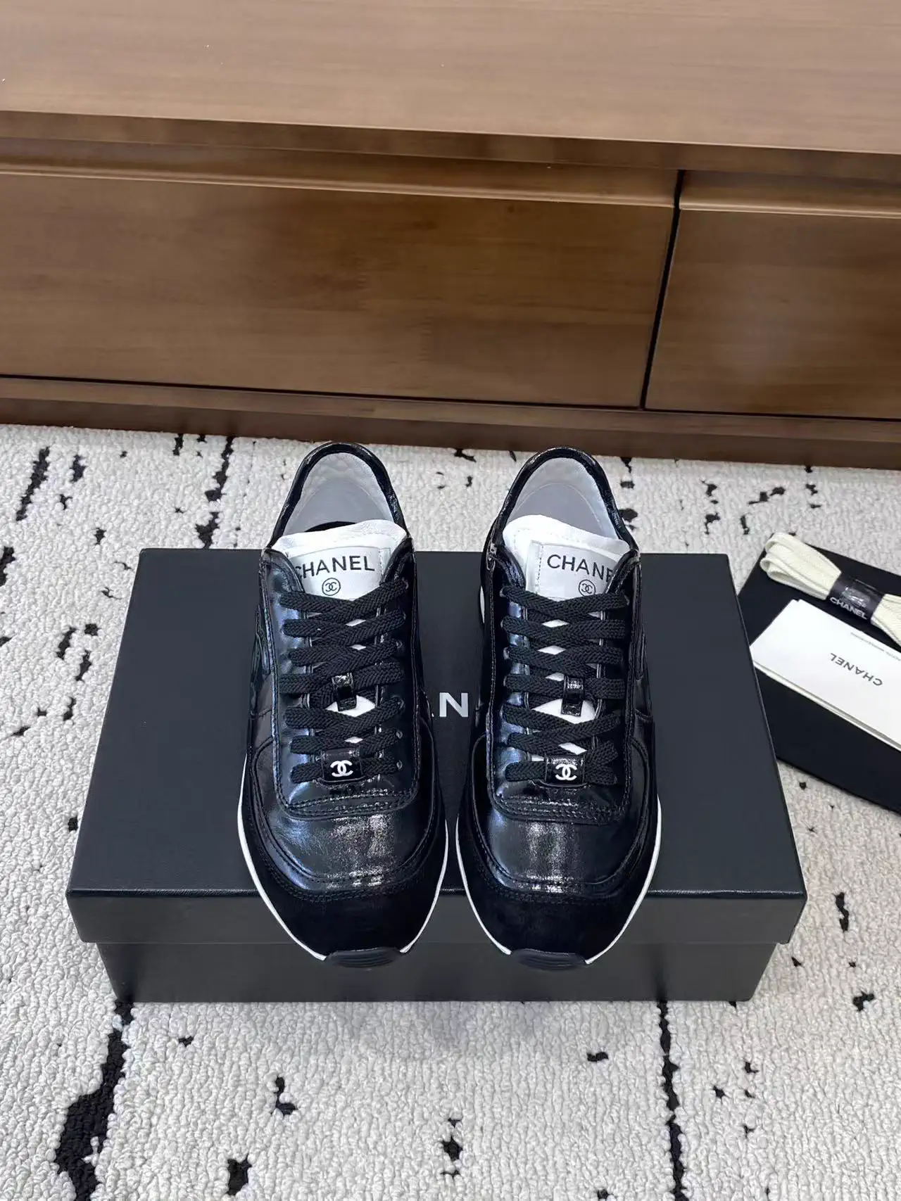 25ss Classic Casual Sneakers image 1