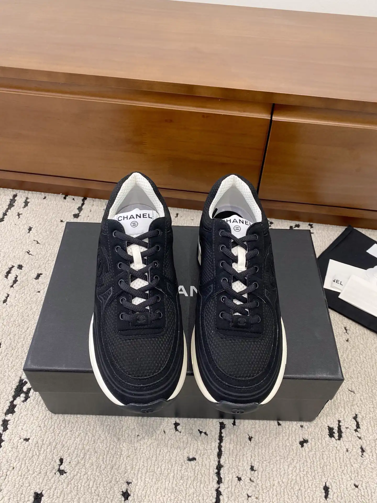 25ss Classic Casual Sneakers image 1