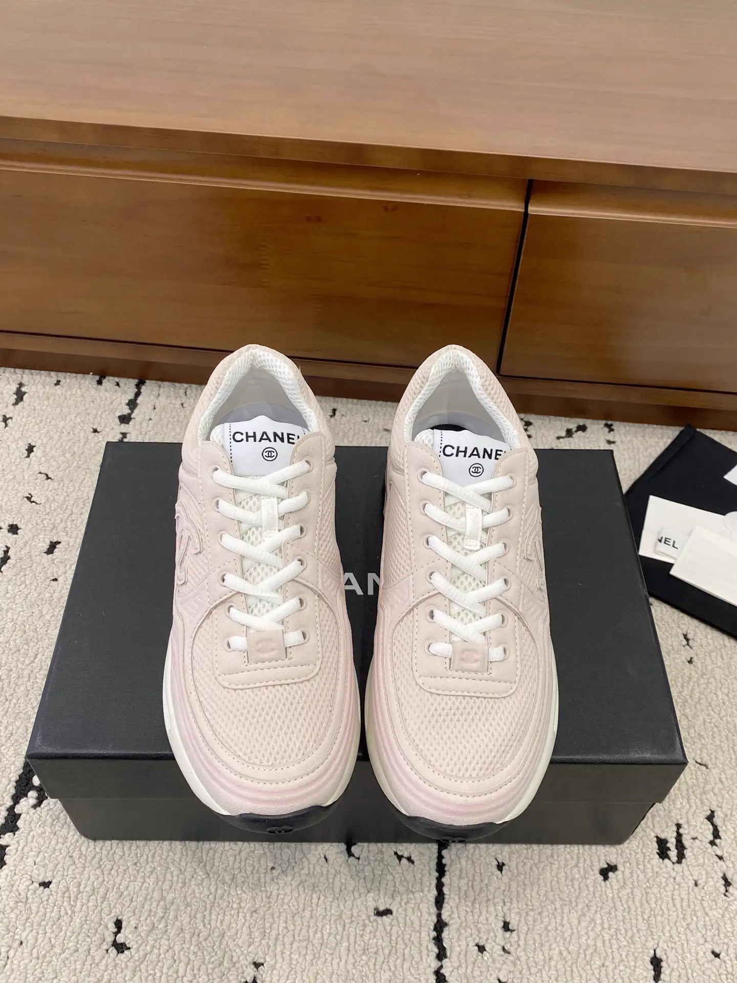 25ss Classic Casual Sneakers image 1
