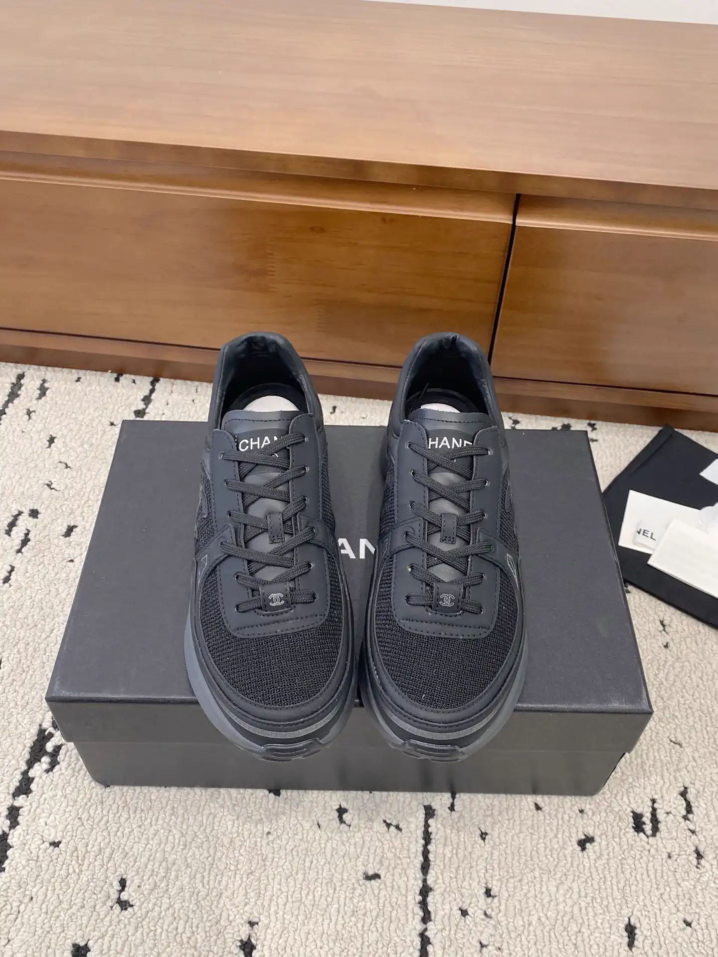25ss Classic Casual Sneakers image 1