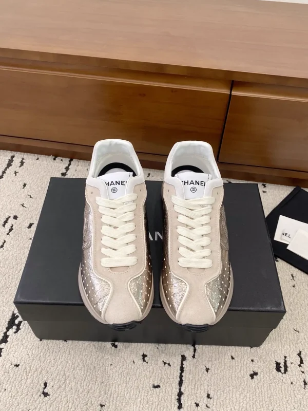 Women's Casual Sneakers image 1