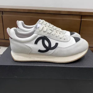 Women's Casual Running Sneakers with Black and White Colorway image 1