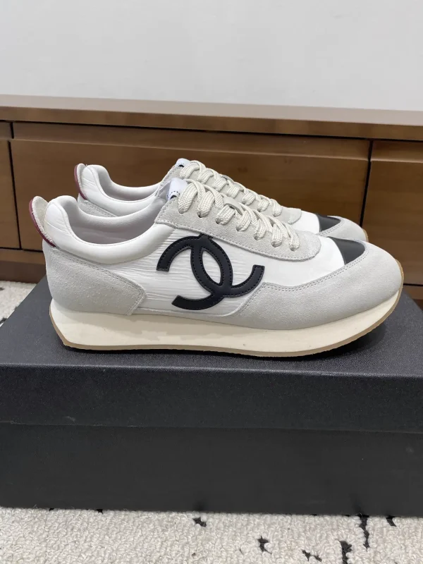 Women's Casual Running Sneakers with Black and White Colorway image 1