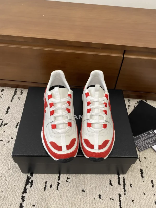 Women's Casual Sneakers image 1