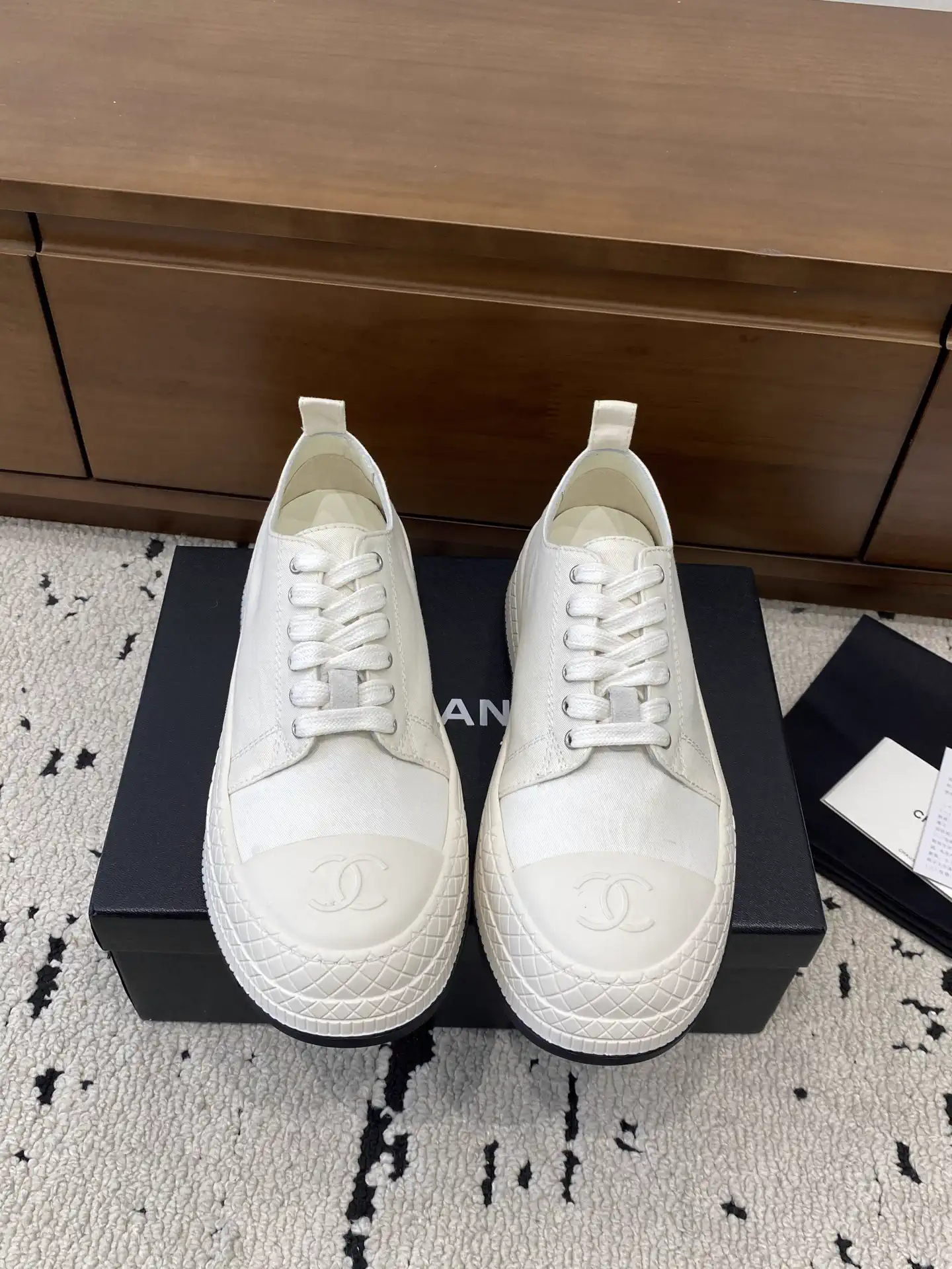 White Casual Canvas Sneakers image 1