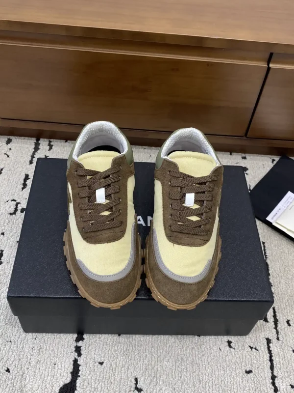Thick Sole Casual Retro Training Sneakers image 1