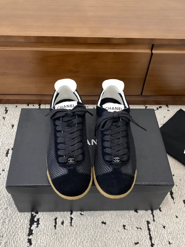 Hollow Mesh Casual Sneakers image 1