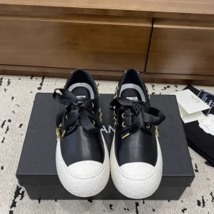 Women's Chain Decor Lace-Up Casual Flats image 1