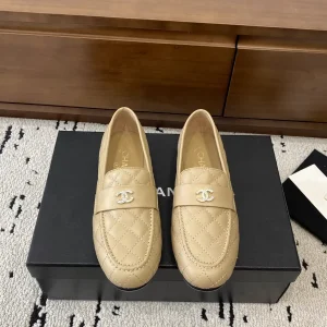 Quilted Low Heel Round Toe Flat Loafers image 1