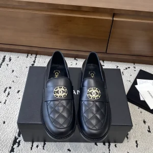 Quilted Leather Loafers with Decorative Emblem image 1