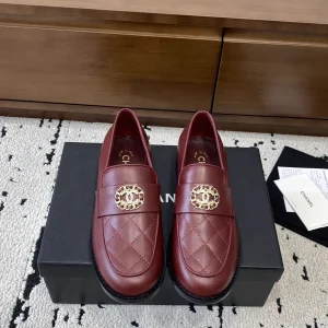 Quilted Leather Loafers with Decorative Emblem image 1