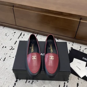 Women's Retro Round Toe Loafers image 1