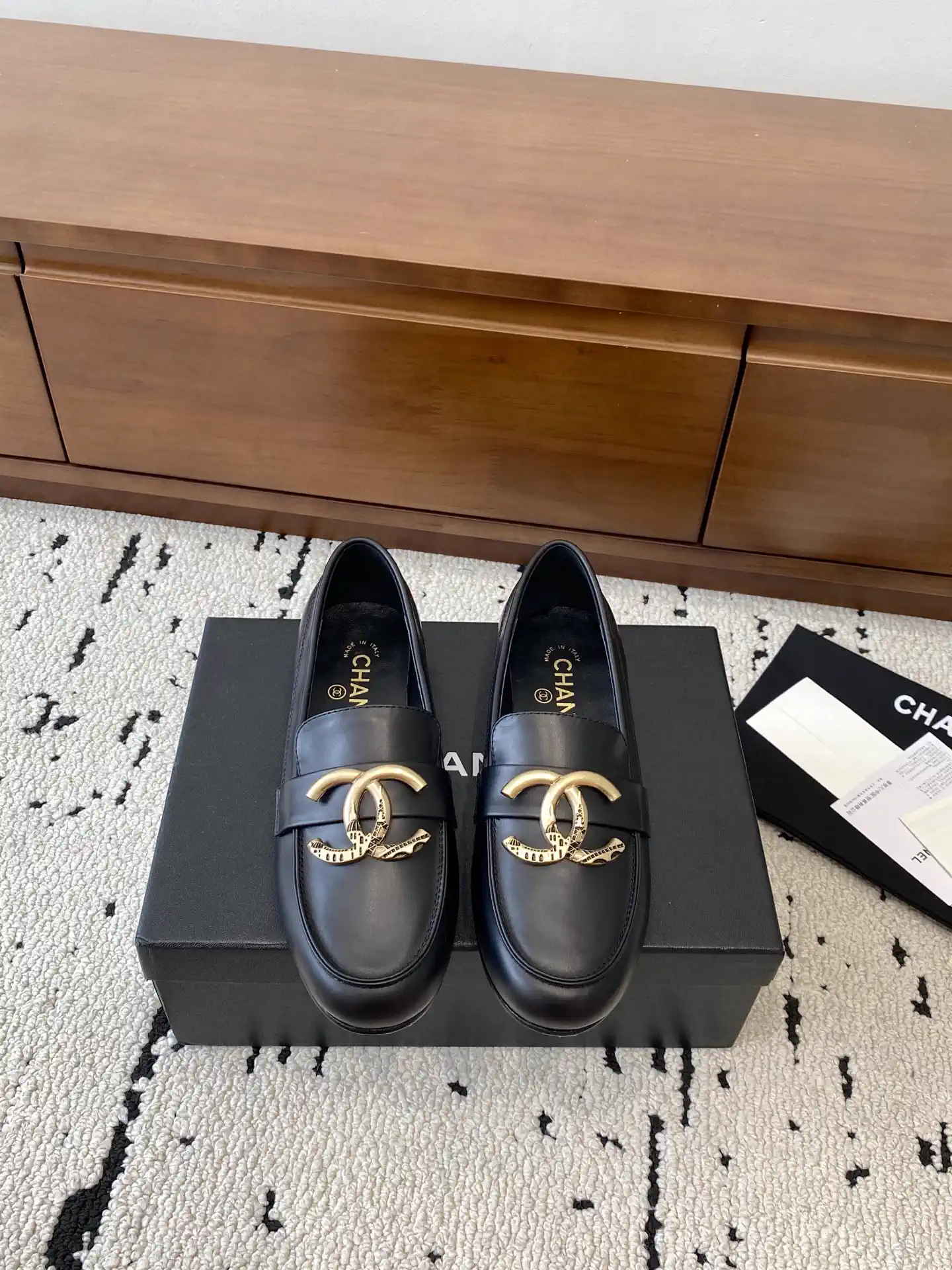 Low Heel Rounded Pointed Toe Flat Loafers image 1
