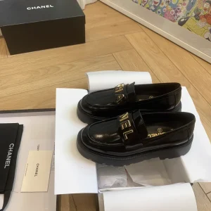 CHANEL 24P Double C Letter Buckle Platform Loafers image 1