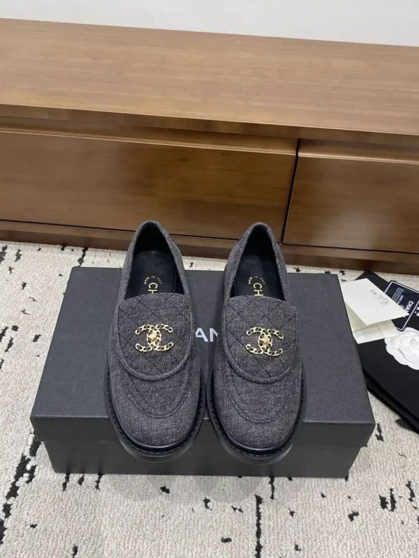 Quilted Loafer Shoes with Gold-Tone Logo Accent image 1