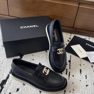 Women's Leather Loafers with Double C Logo image 1