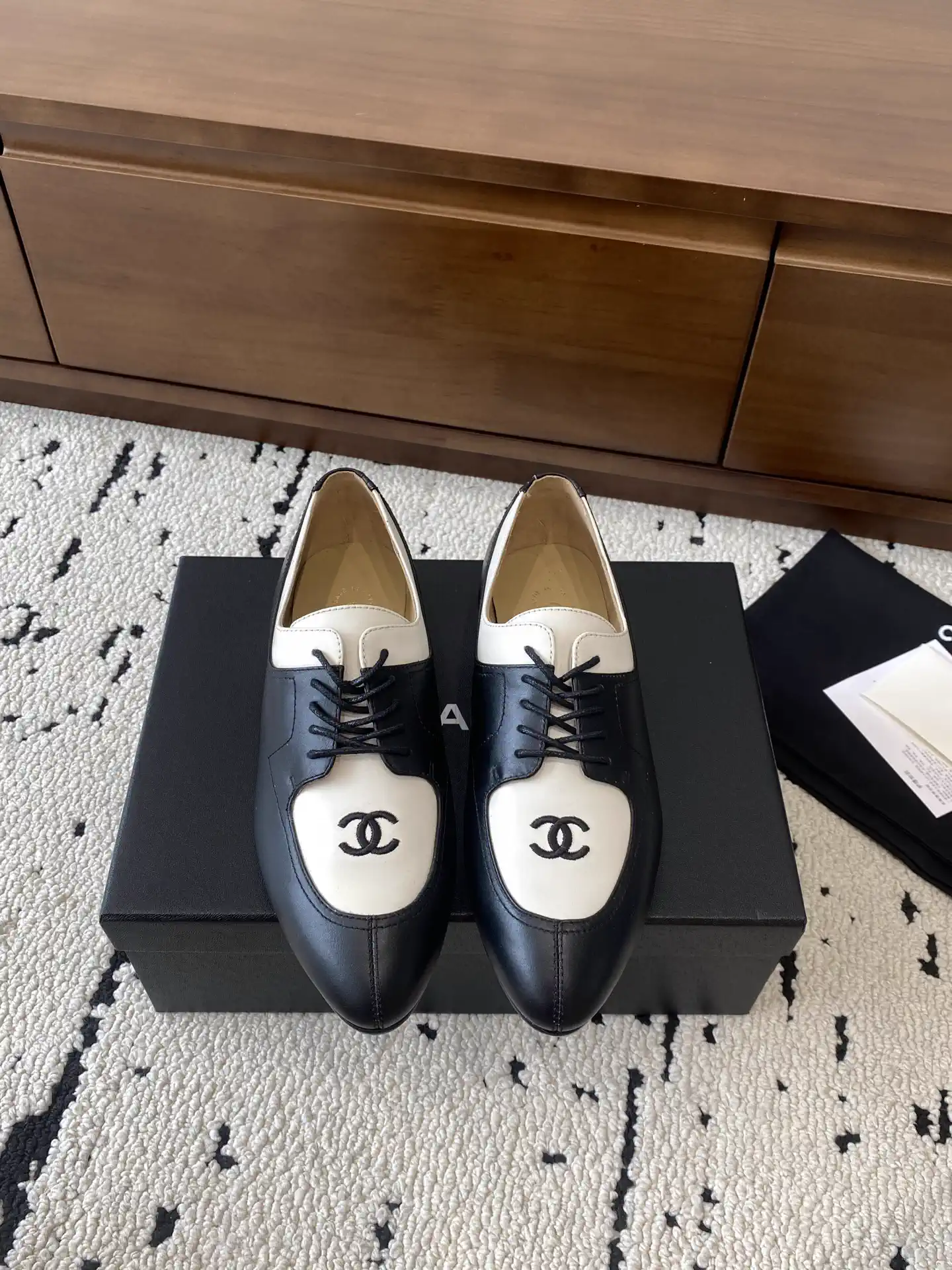 Pointed Toe Flat Lace-Up Shoes image 1