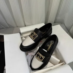 CHANEL 2023 Early Autumn Loafers image 1