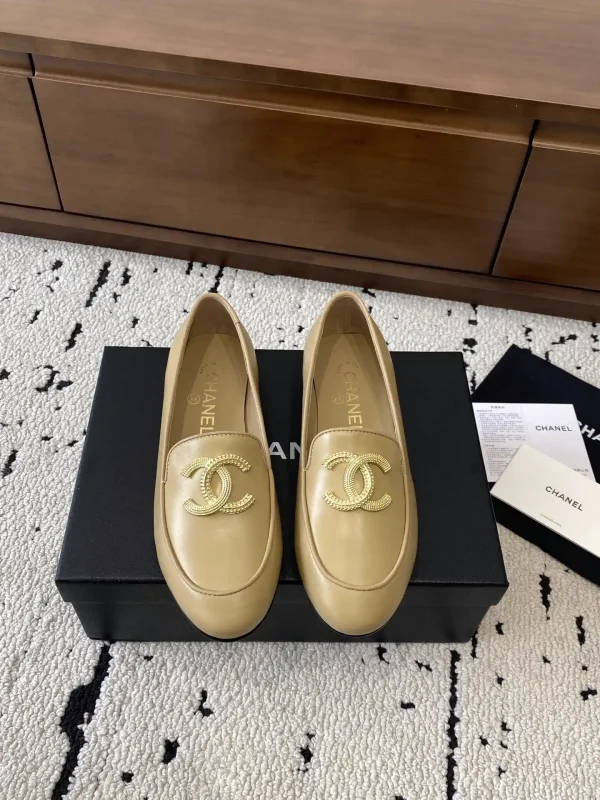 Low Heel Rounded Pointed Toe Flat Loafers image 1