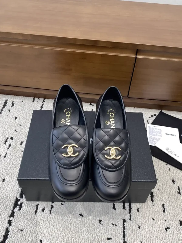 Quilted Leather Loafers with Gold-Tone Logo Buckle image 1
