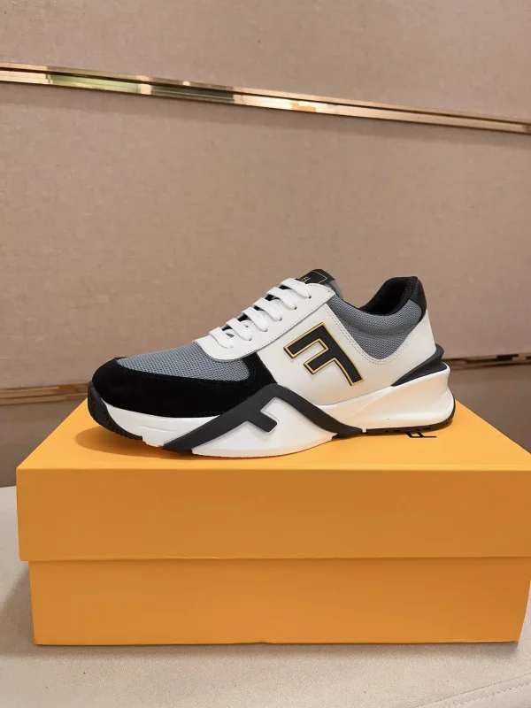 Men's Casual Sneakers image 1