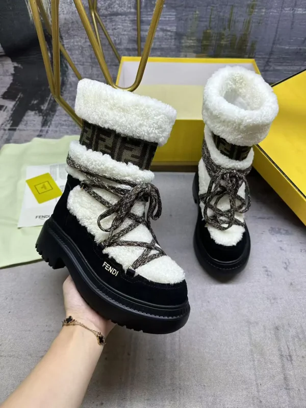 FENDI Round Toe Apres-Ski Boots image 1