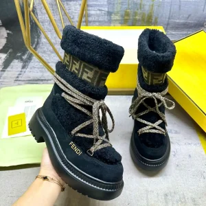 FENDI Round Toe Apres-Ski Boots image 1