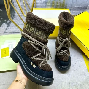 FENDI Round Toe Apres-Ski Boots image 1
