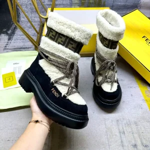 FENDI Round Toe Apres-Ski Boots image 1