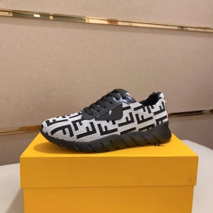 Men's Casual Sneakers image 1