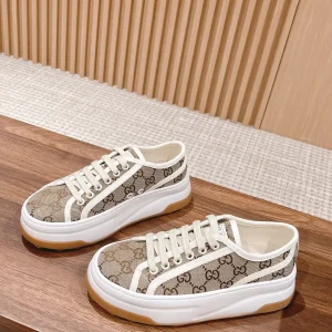 Women's Low-Top Platform Casual Sneakers image 1