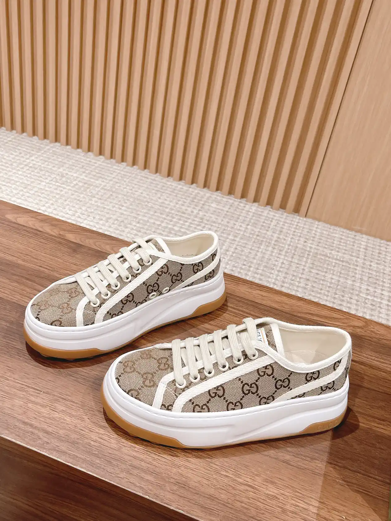 Women's Low-Top Platform Casual Sneakers image 1