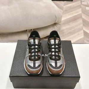 Women's Casual Sneakers image 1