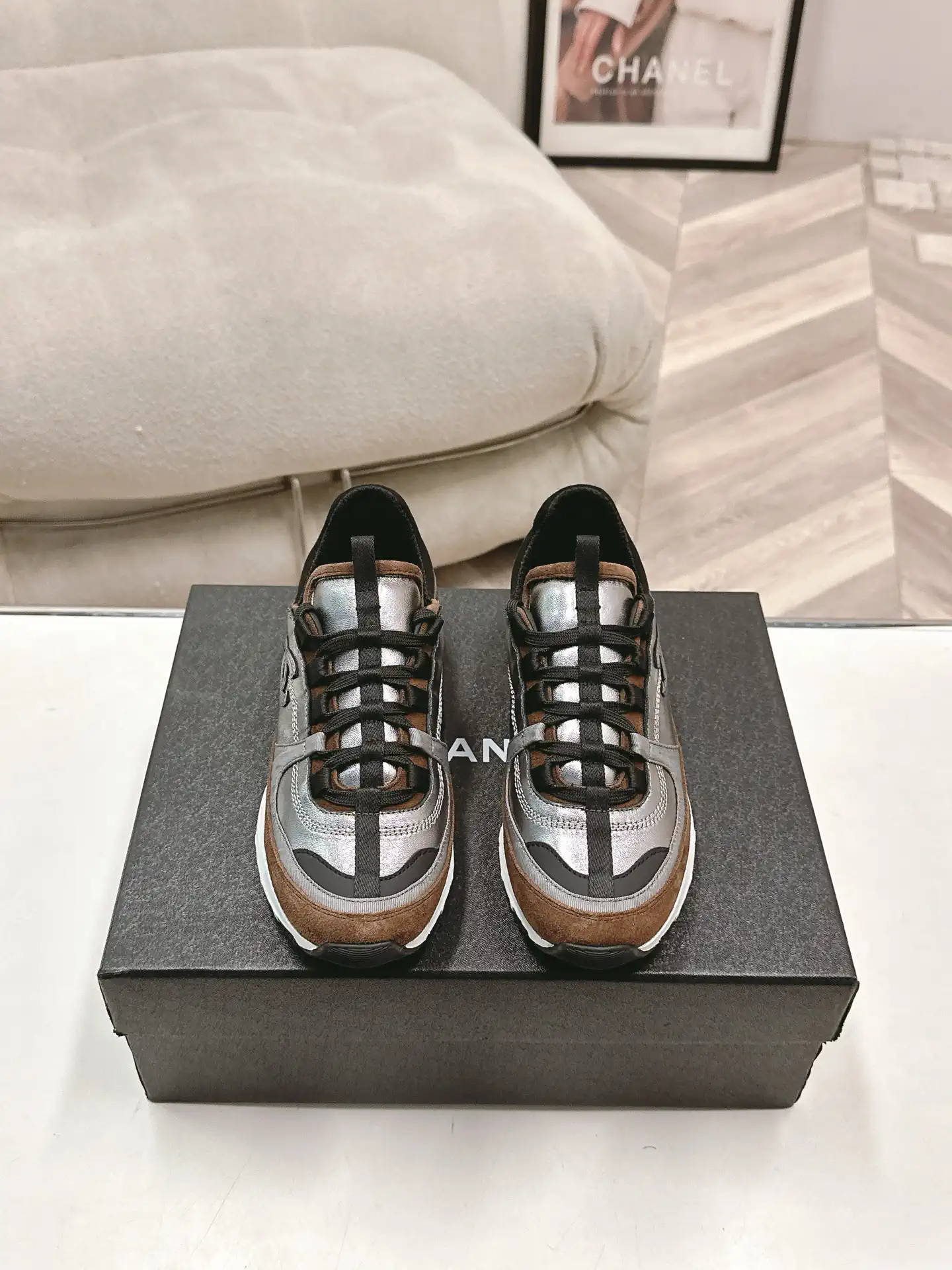 Women's Casual Sneakers image 1