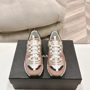 Women's Casual Sneakers image 1