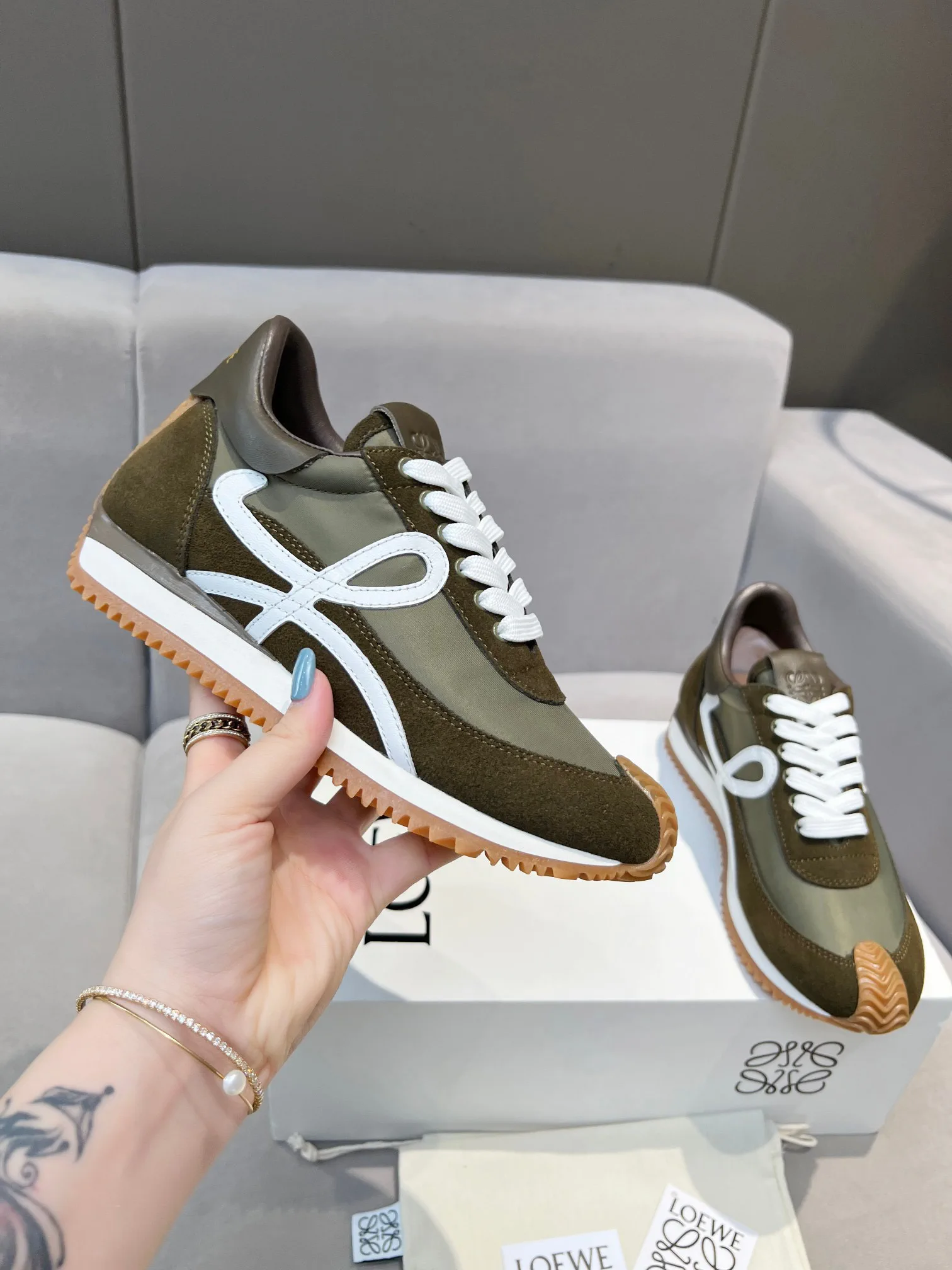 LOEWE 2023 Couple Style 2nd Generation Retro Training Sneakers image 1