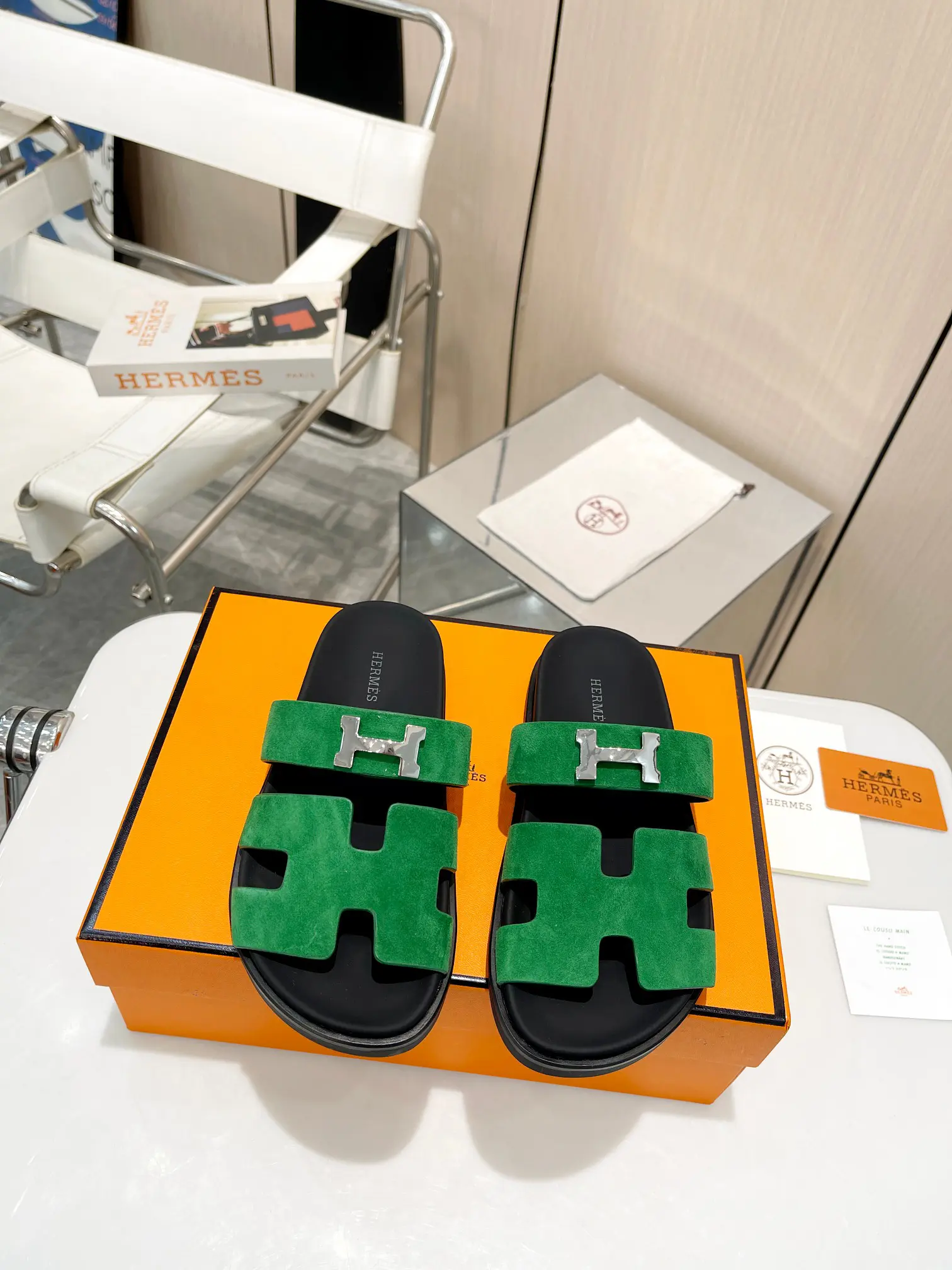 Hermès Unisex Slippers image 1